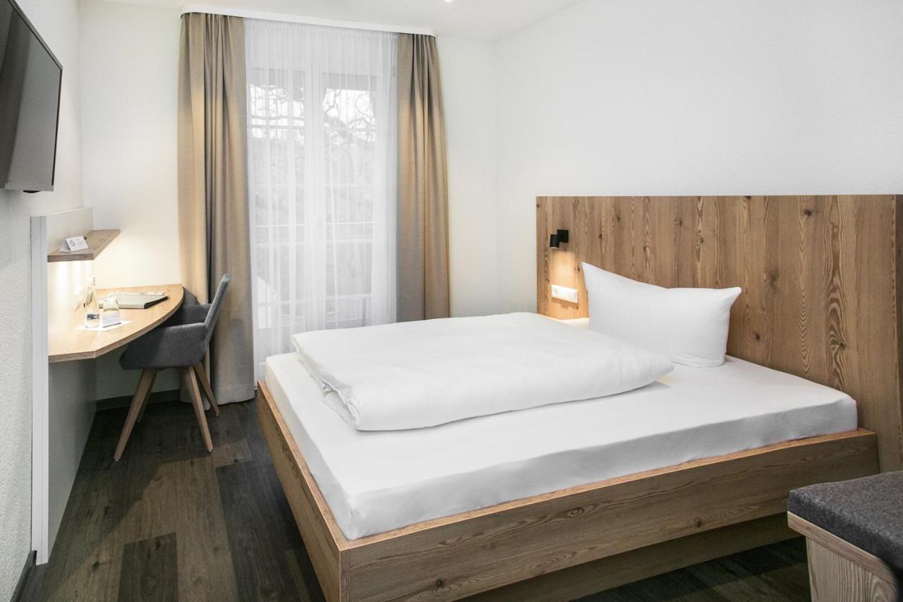 Hotel-Gasthaus Engel Luttingen ラウフェンブルク エクステリア 写真