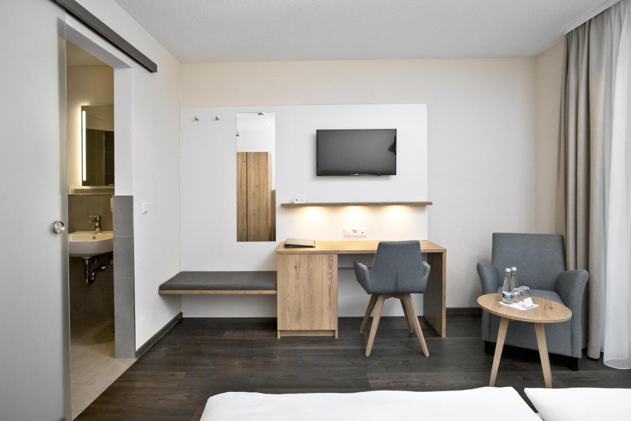 Hotel-Gasthaus Engel Luttingen ラウフェンブルク エクステリア 写真