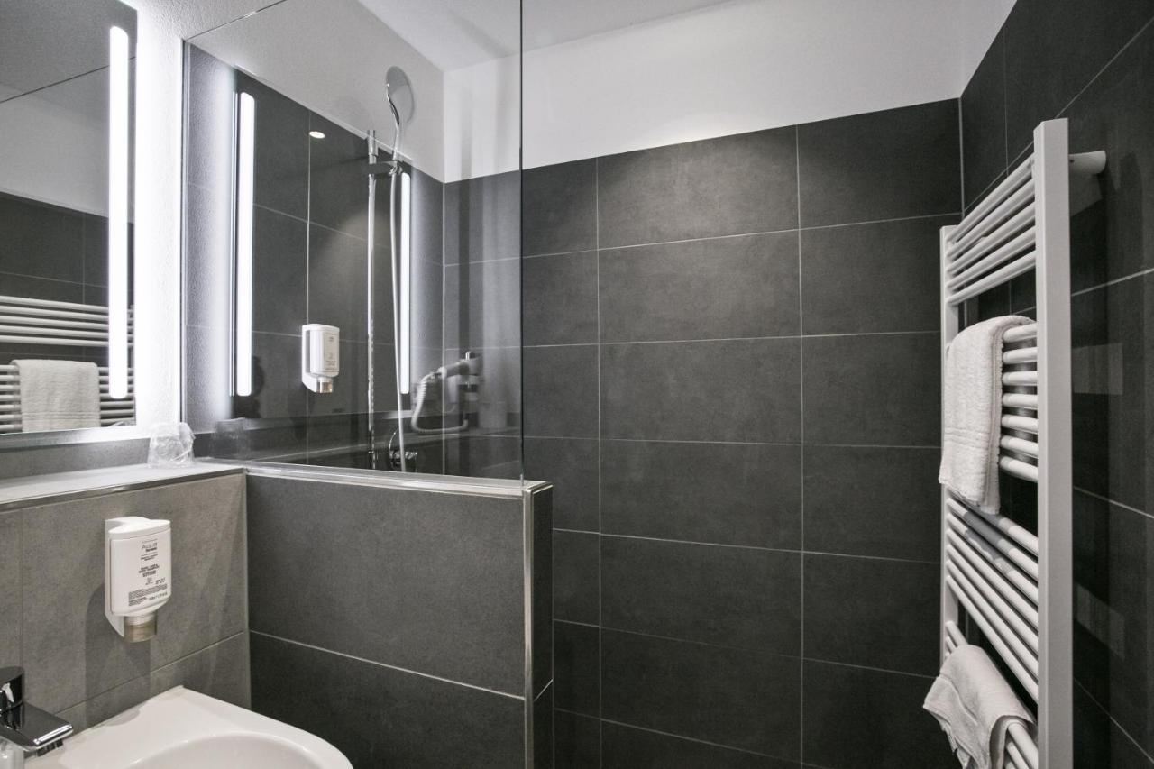 Hotel-Gasthaus Engel Luttingen ラウフェンブルク エクステリア 写真