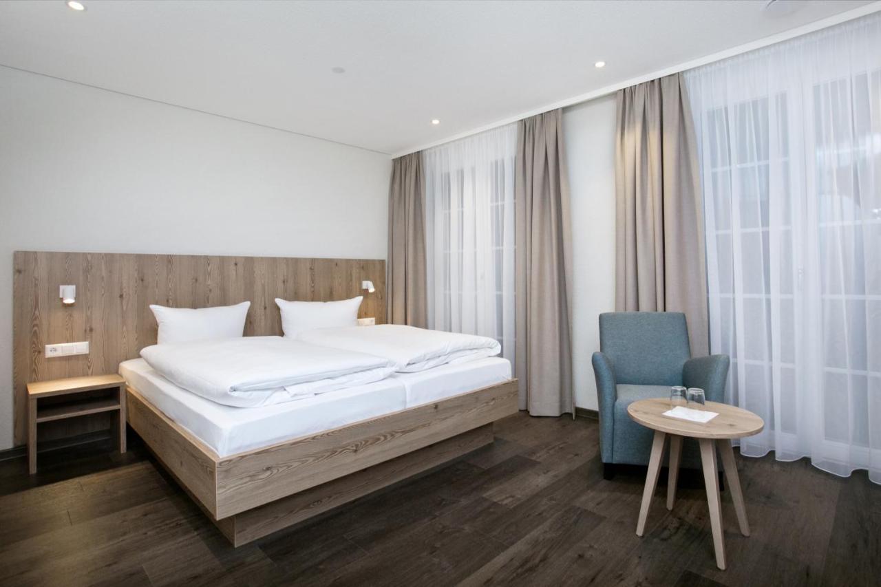Hotel-Gasthaus Engel Luttingen ラウフェンブルク エクステリア 写真
