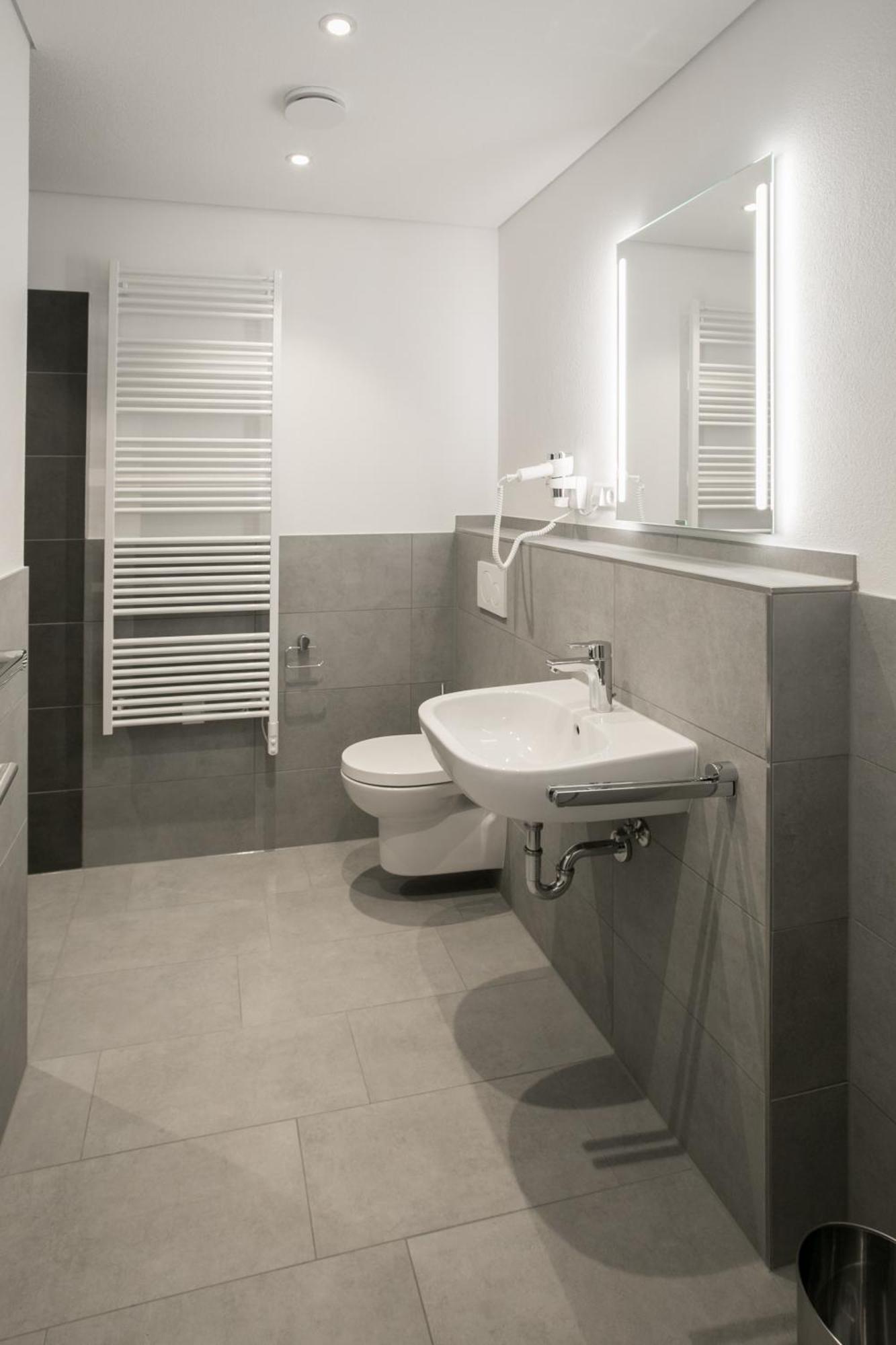 Hotel-Gasthaus Engel Luttingen ラウフェンブルク 部屋 写真
