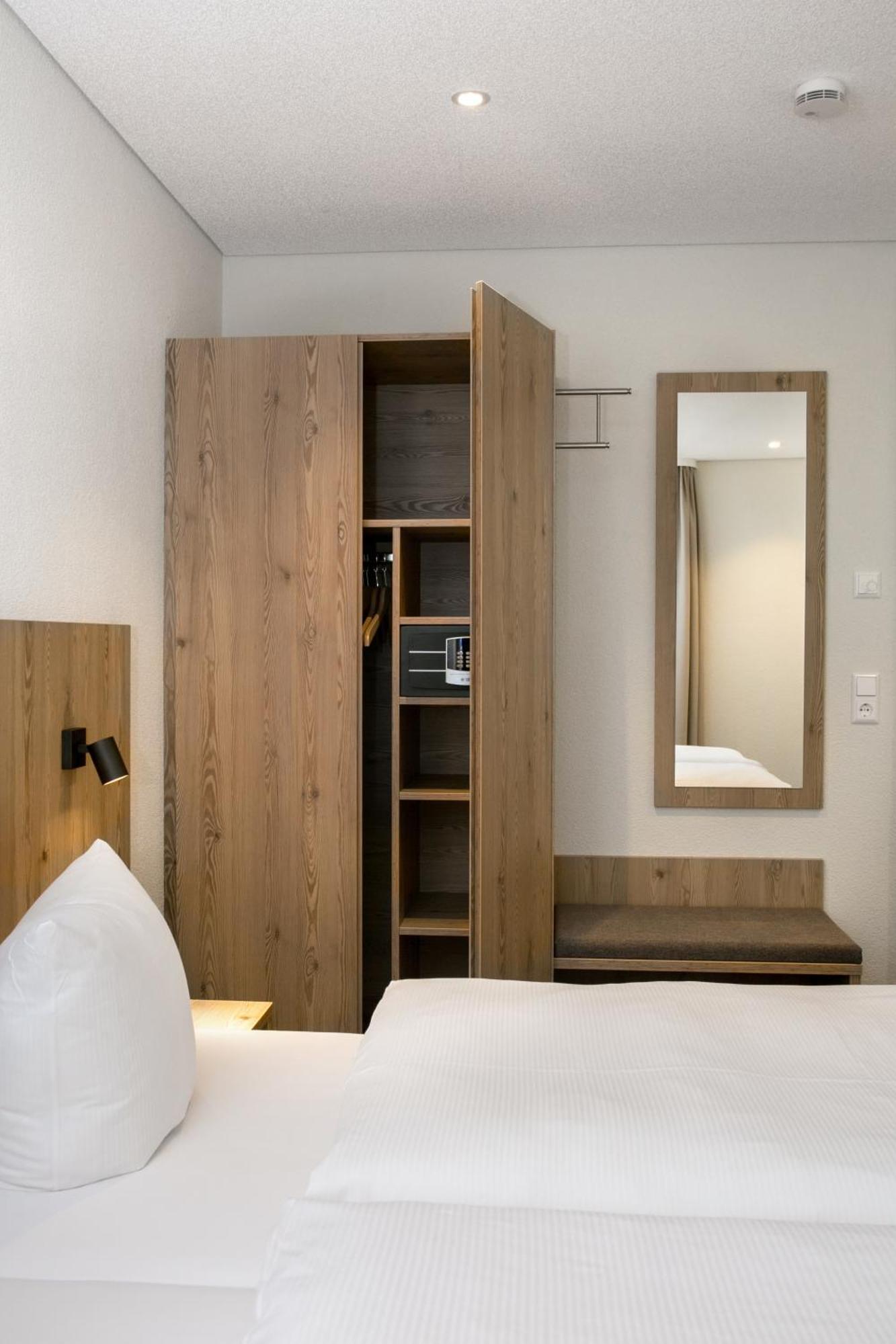 Hotel-Gasthaus Engel Luttingen ラウフェンブルク 部屋 写真