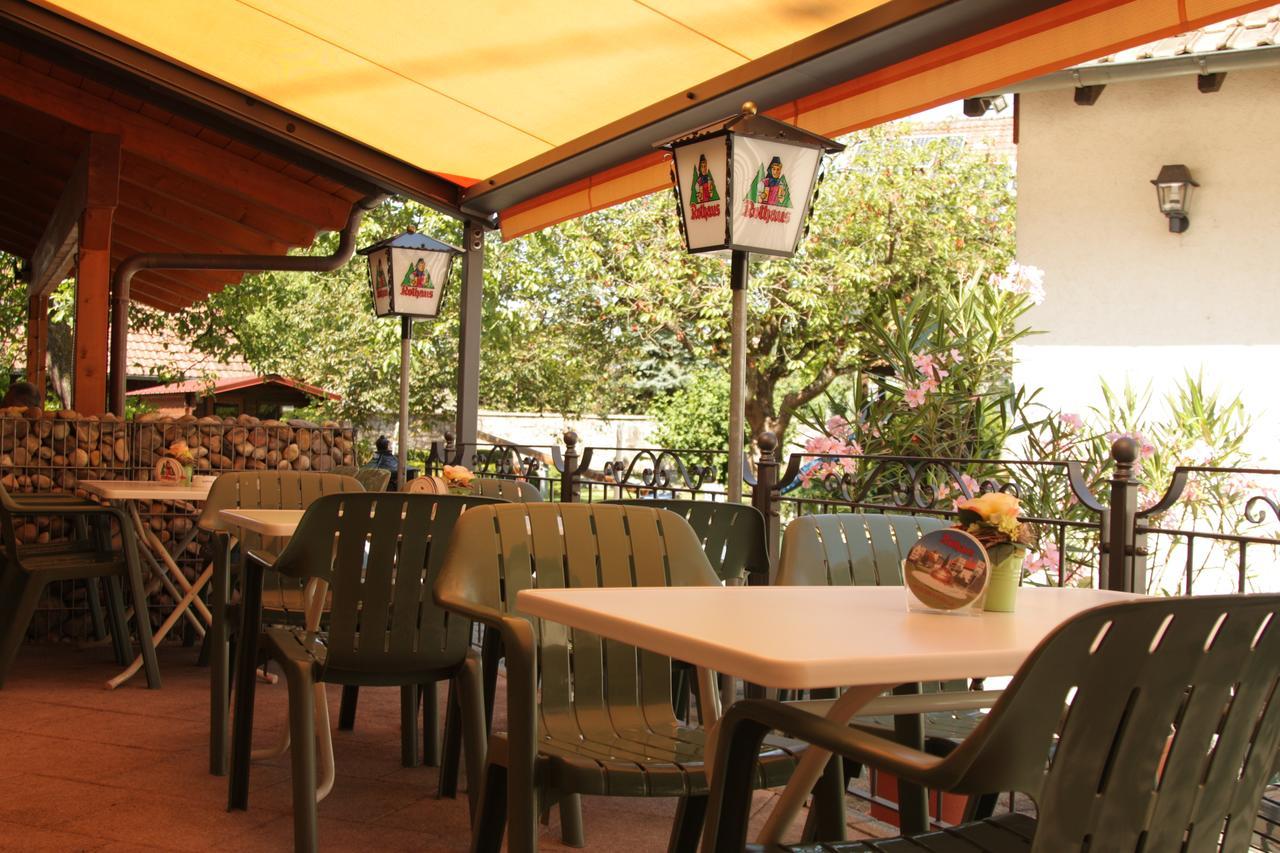 Hotel-Gasthaus Engel Luttingen ラウフェンブルク エクステリア 写真