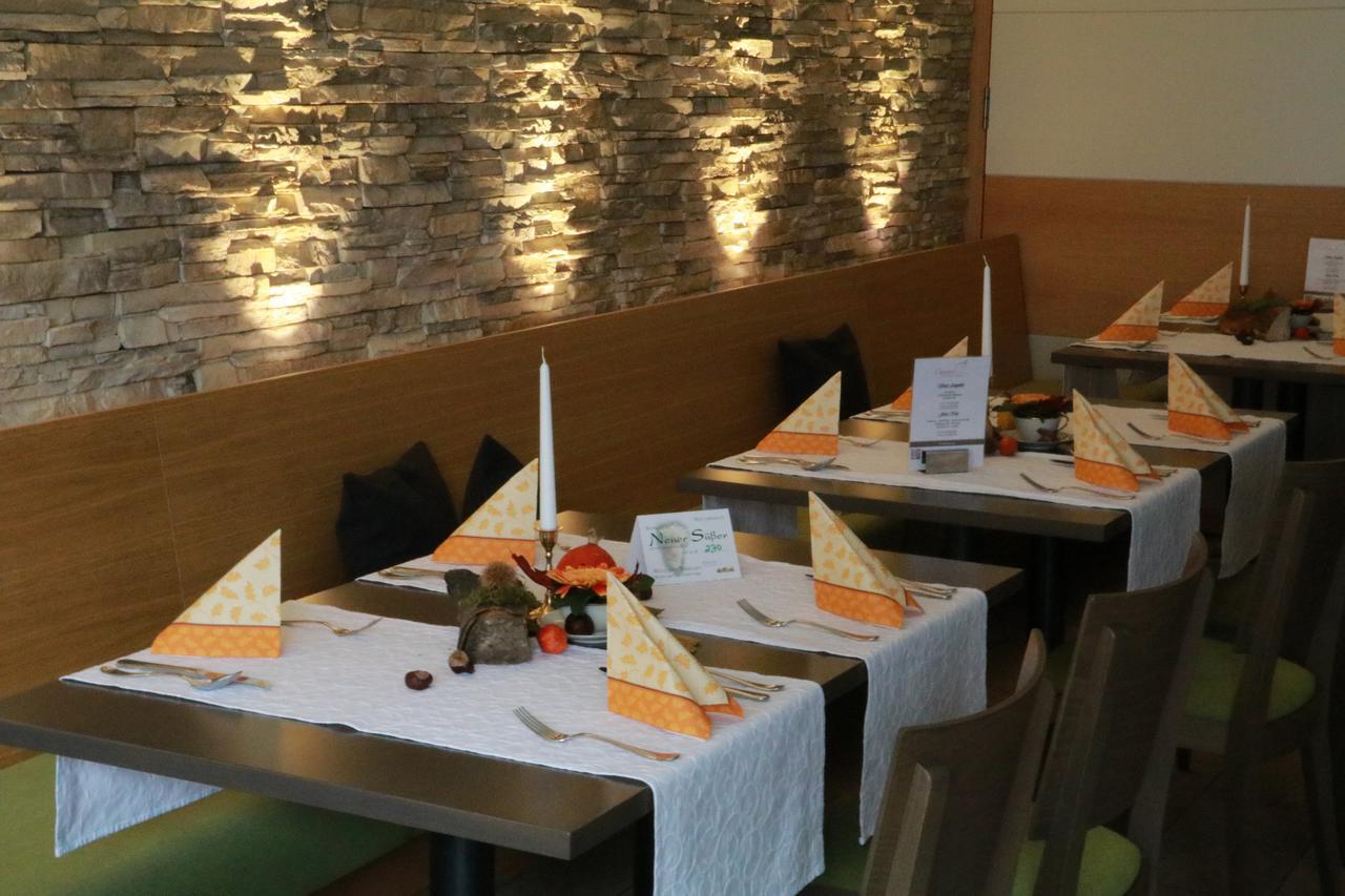 Hotel-Gasthaus Engel Luttingen ラウフェンブルク エクステリア 写真